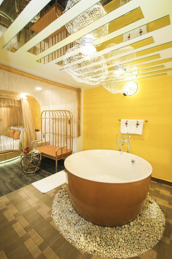 Eros Hotel - Love Hotel Bandar Ho Chi Minh Luaran gambar