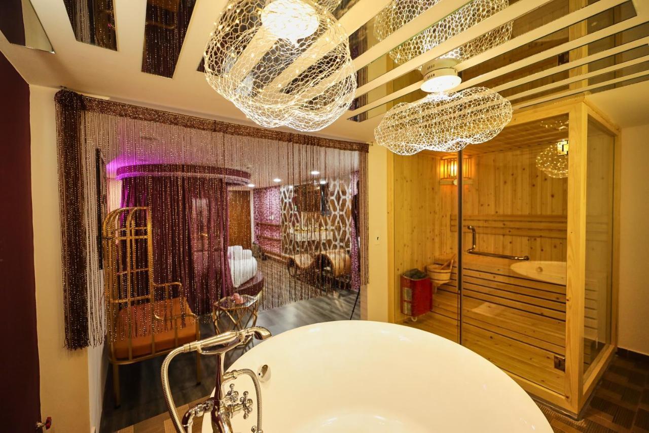Eros Hotel - Love Hotel Bandar Ho Chi Minh Luaran gambar