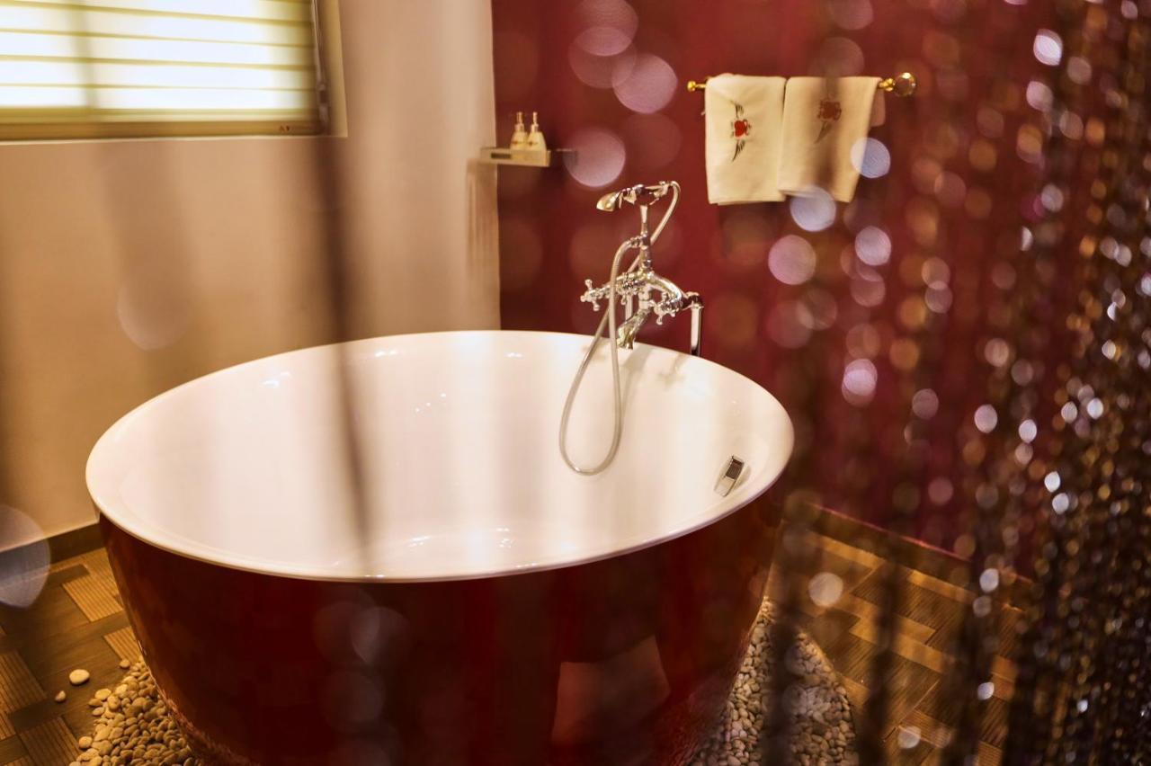 Eros Hotel - Love Hotel Bandar Ho Chi Minh Luaran gambar